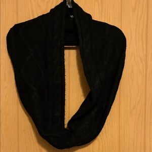 Old Navy Black Knit Infinity Scarf